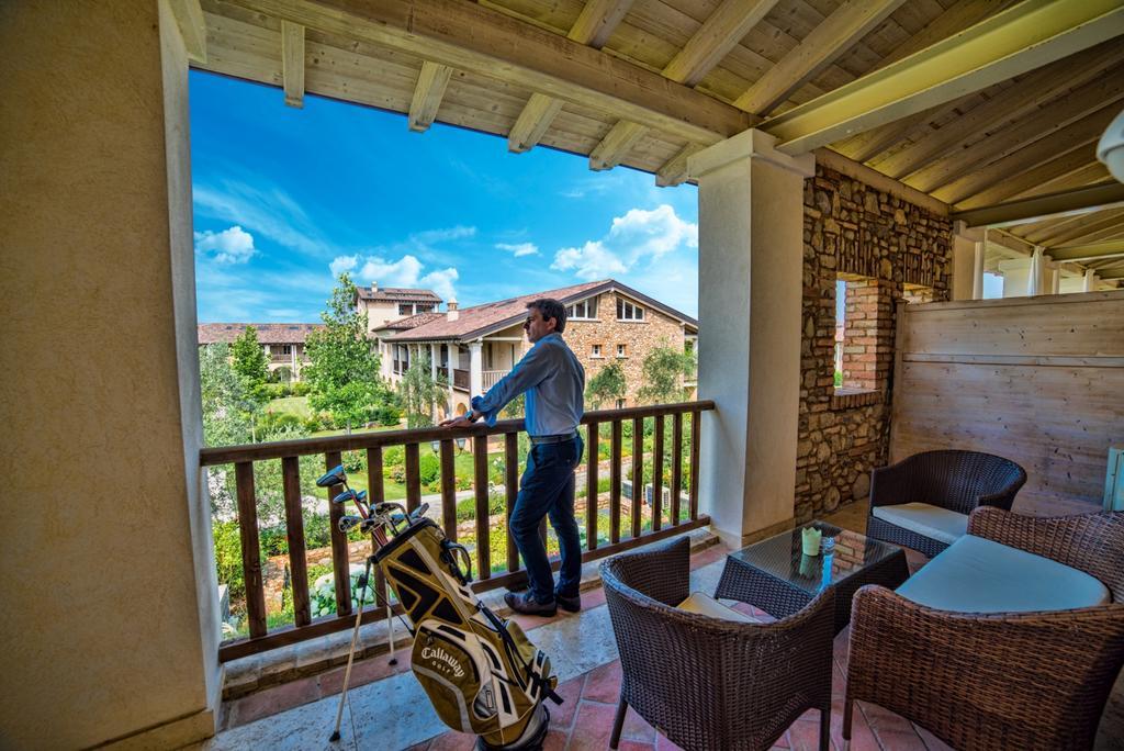 Garda Residence San Vigilio Golf Поцоленго Стая снимка